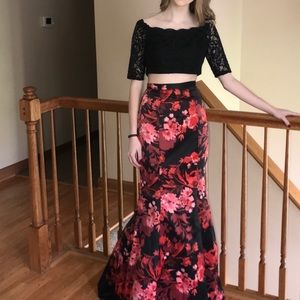 2pc Black and Reds Floral Prom Dress. Sz 0